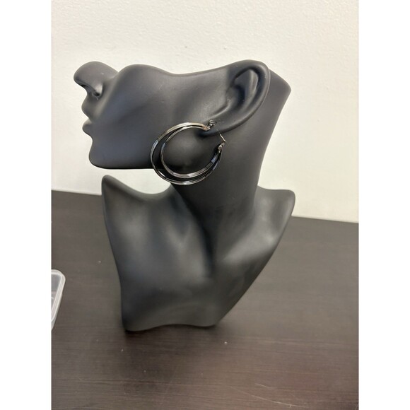 Vintage Black Double Hoop Leverback Earrings - Picture 13 of 14